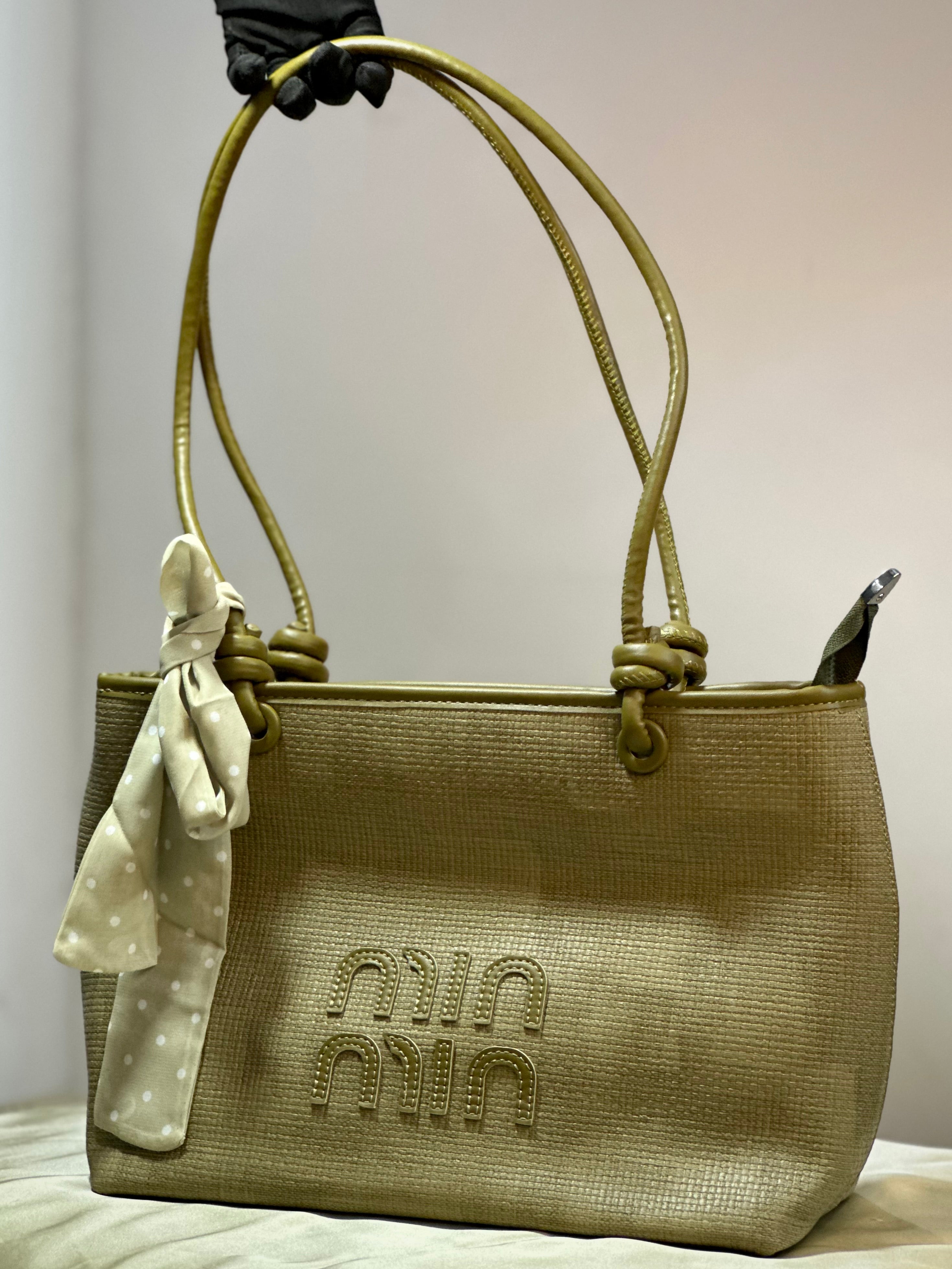 Hand bag