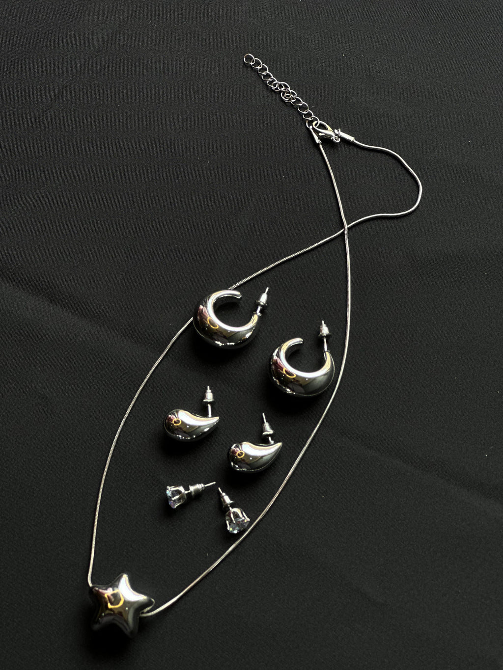 Pendant set