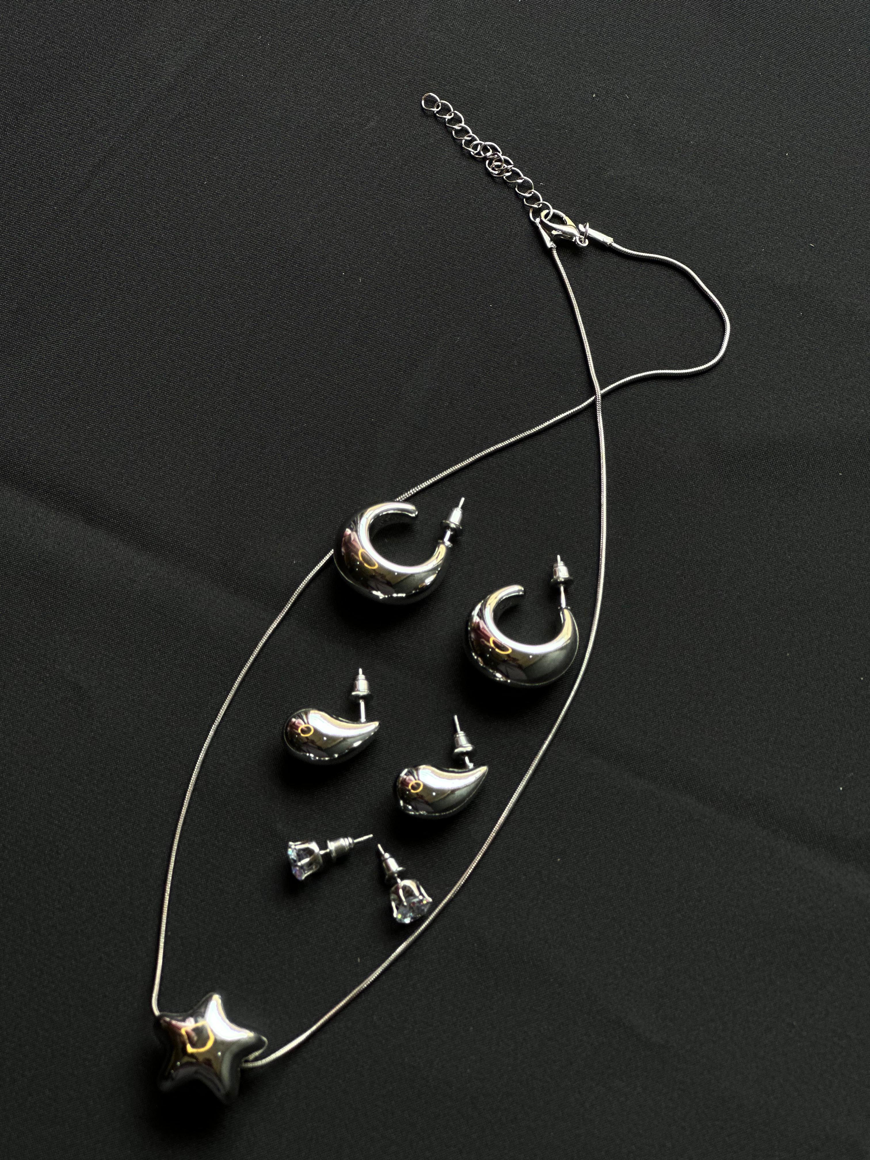 Pendant set
