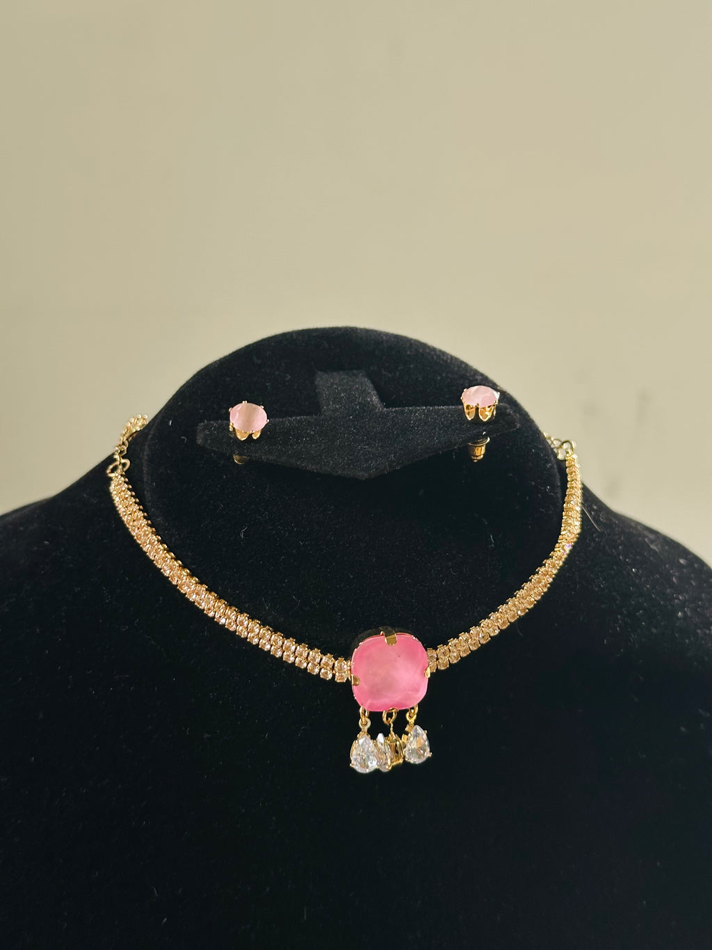 Choker set