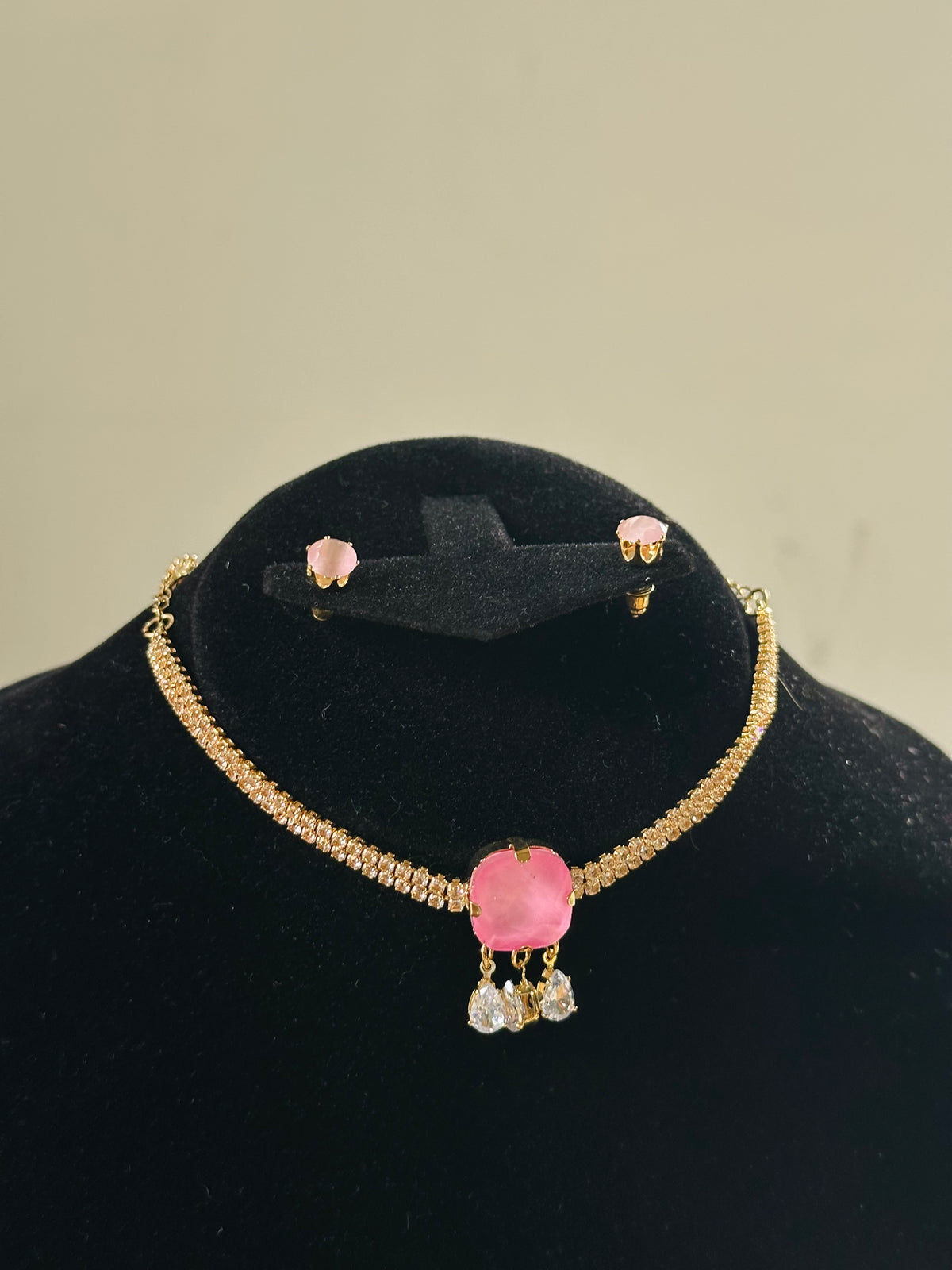 Choker set