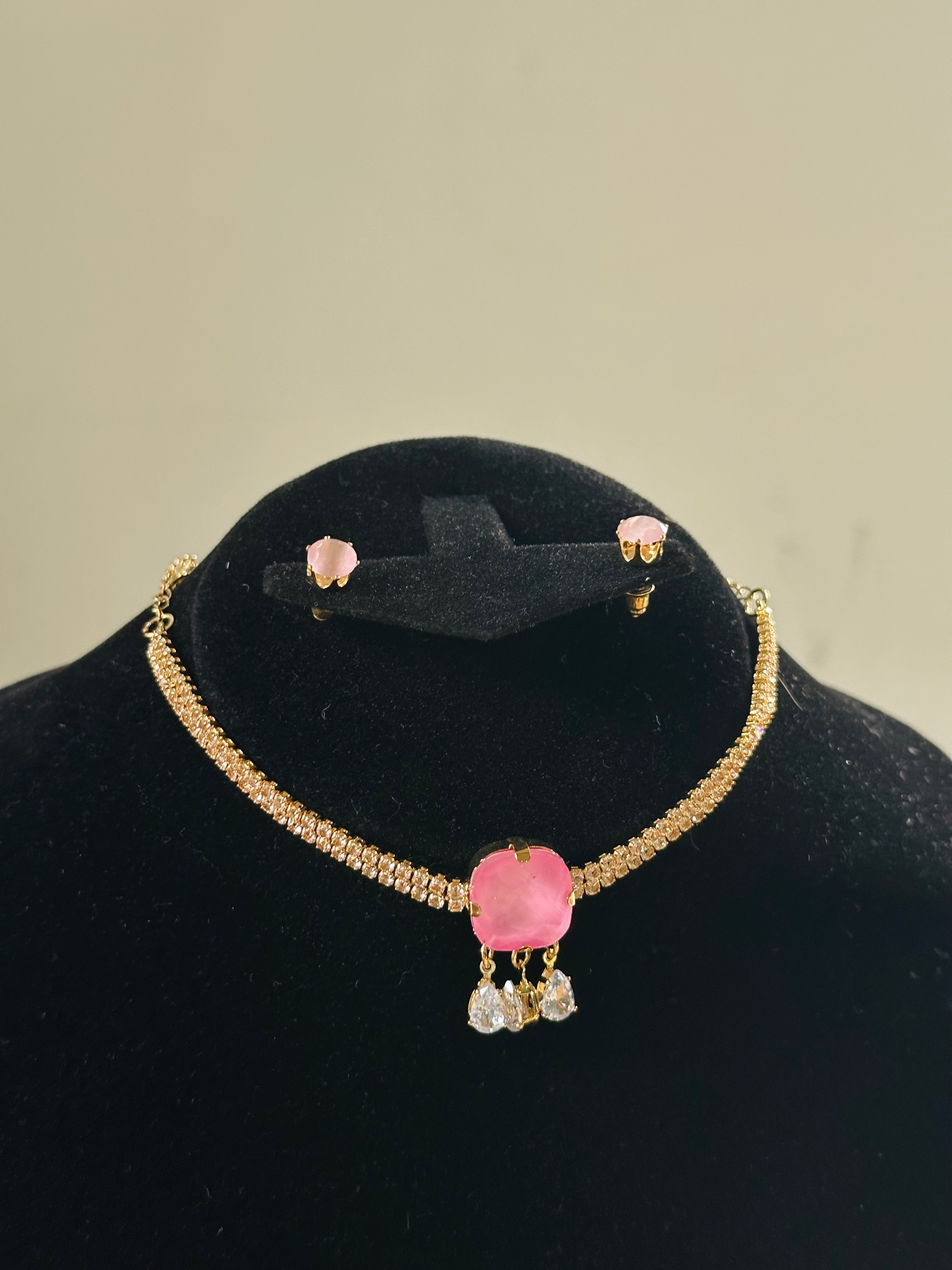 Choker set