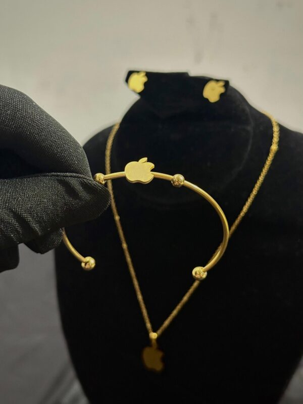 locket set with handcuff
